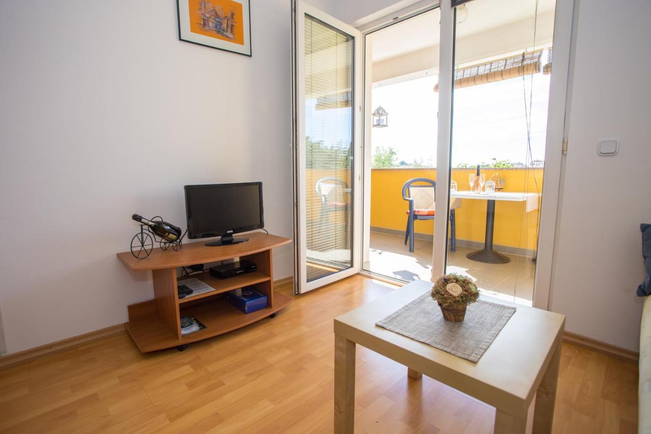 Apartman Vlado Apartamento Vrsar Exterior foto