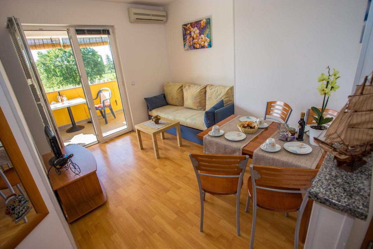Apartman Vlado Apartamento Vrsar Exterior foto